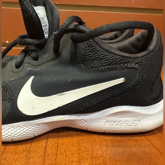 Nike Flex Black and White Athletic Shoes main image 2